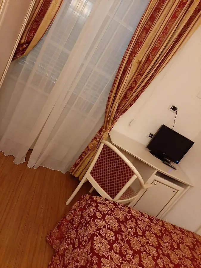 פוצ'קיו Hotel Vedute 4*,